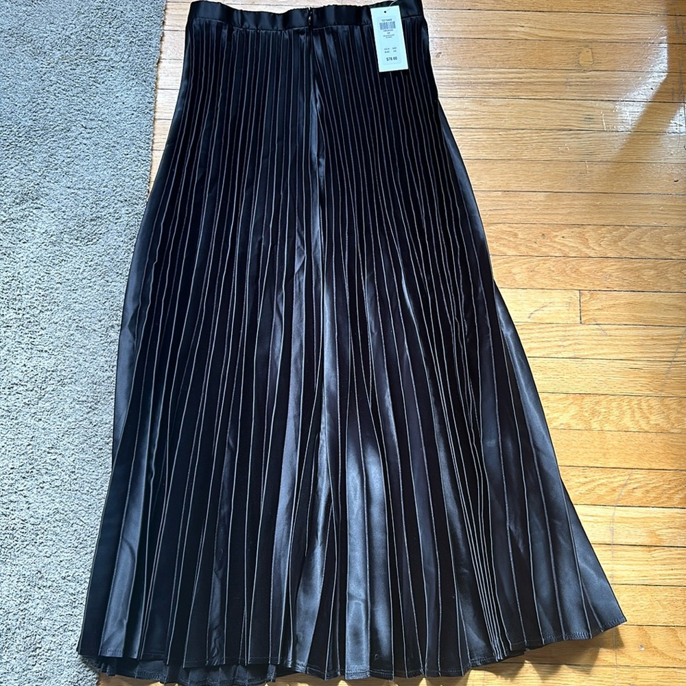 Pleated midi skirt - tags still on!